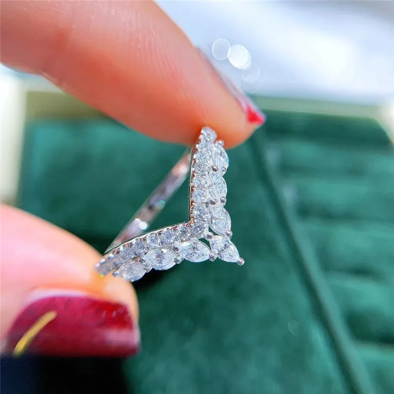 Настоящее ювелирное 18 К Золотое кольцо с бриллиантом, натуральный V образный стиль, можно выбрать Муассанит для женщин