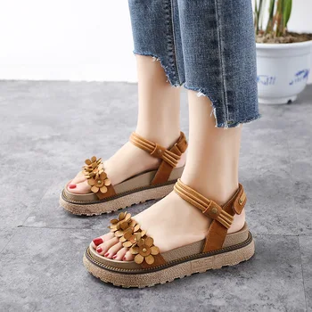 

2019 flat-bottomed British academic style sandals all-match middle heel magic sticker women's shoes