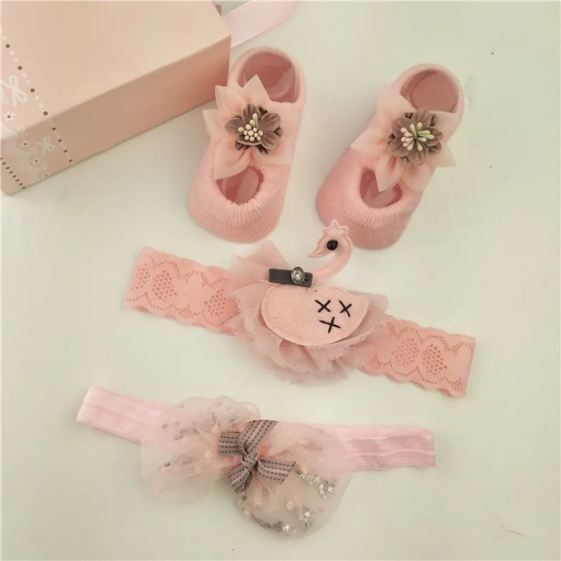 Комплект из 3 предметов; повязка на голову с бантом и цветами для новорожденных девочек; аксессуары для волос; носки в подарочной упаковке; Рождественский подарок; От 0 до 2 лет - Цвет: A4