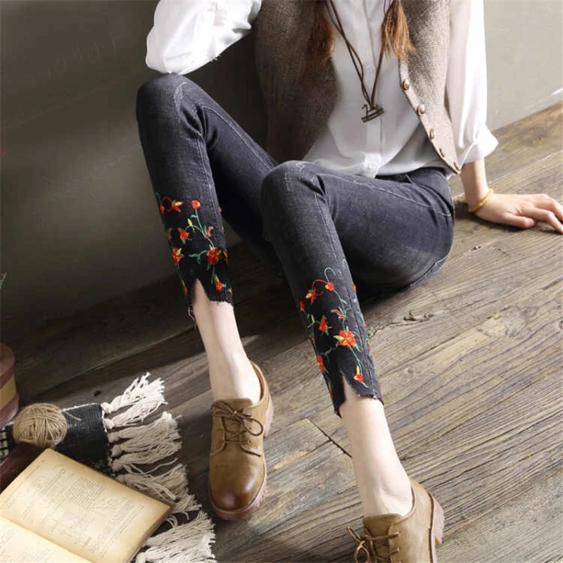 Mom Jeans Embroidered Jeans Nine-point Pants New Korean Version of Wild Tight-fitting Thin High-waisted Pants Jeans Woman