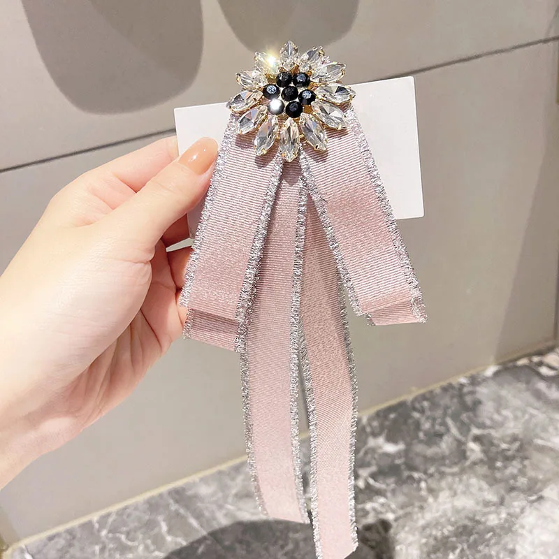 1PCS Elegant Crystal Ribbon Bow tie Brooches Collar Pin Jewelry  Pre-Tied Bow Tie Collar Tie Neck Tie Brooch Pin Suit Styling Jewelry for  Women Lady Wedding Party (White) : Clothing, Shoes