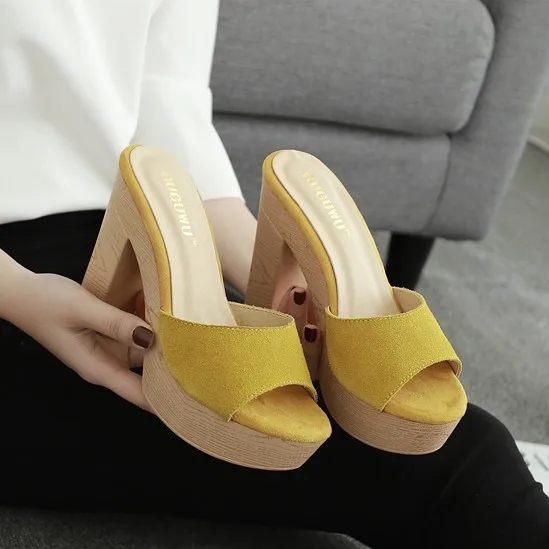 

Korean version of high-heeled sandals and slippers platform waterproof platform women's sandals fashion beach slippers