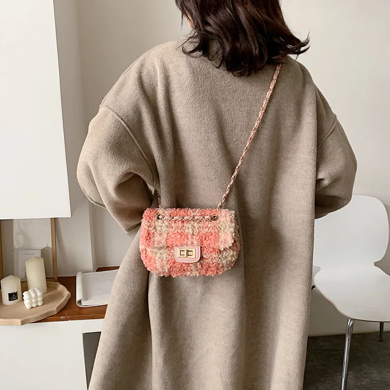

Winter New Arrival Bag Women's New Style Fashion Lambs Wool Chain Shoulder Trend Versatile Shoulder Square Sling Bag