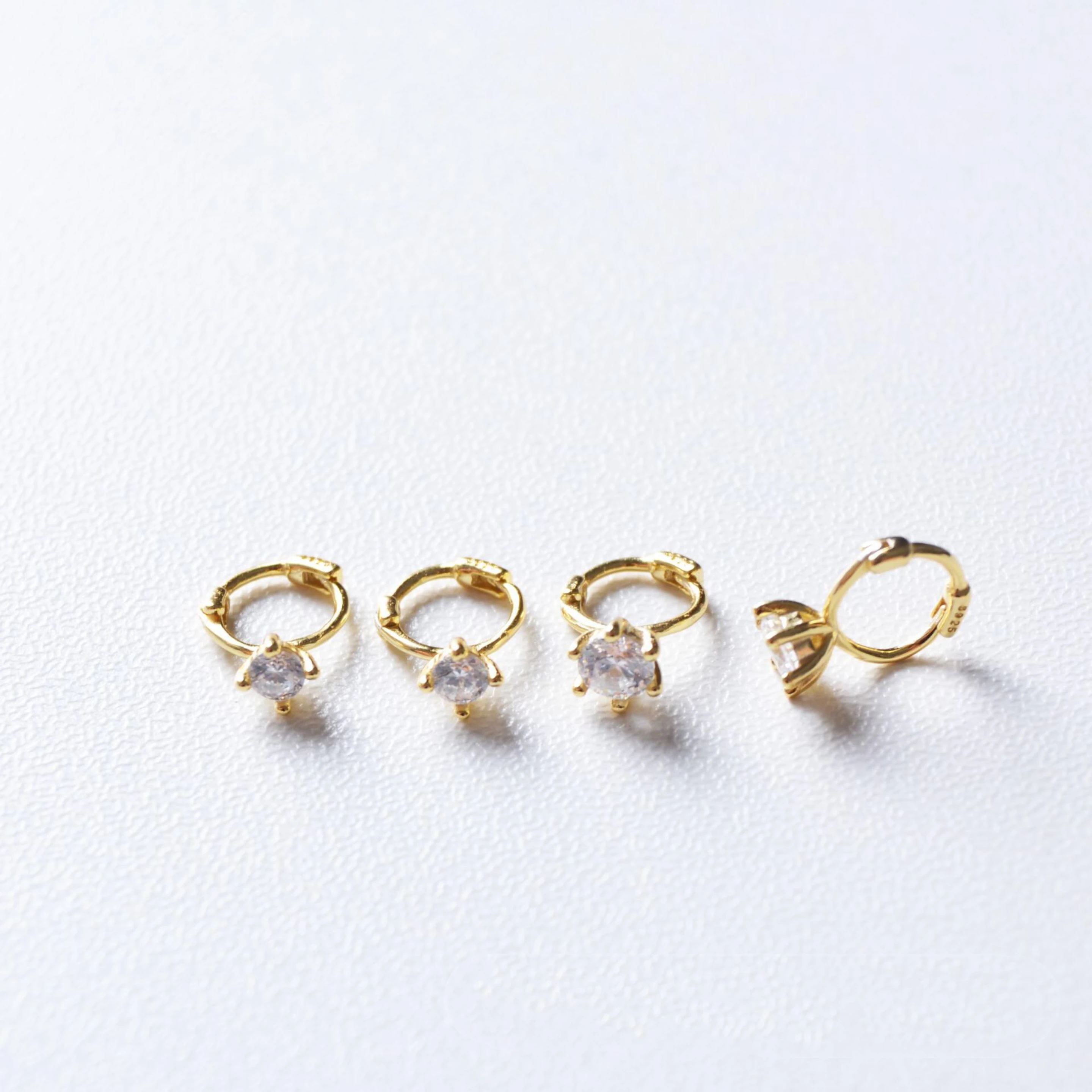 Серьги из стерлингового серебра 925 пробы, модные, Круглые, циркониевые, 4 когти, 6 когтей, серьги с костяным ушком, с пряжкой, мини, милый тренд, серьги для девочек