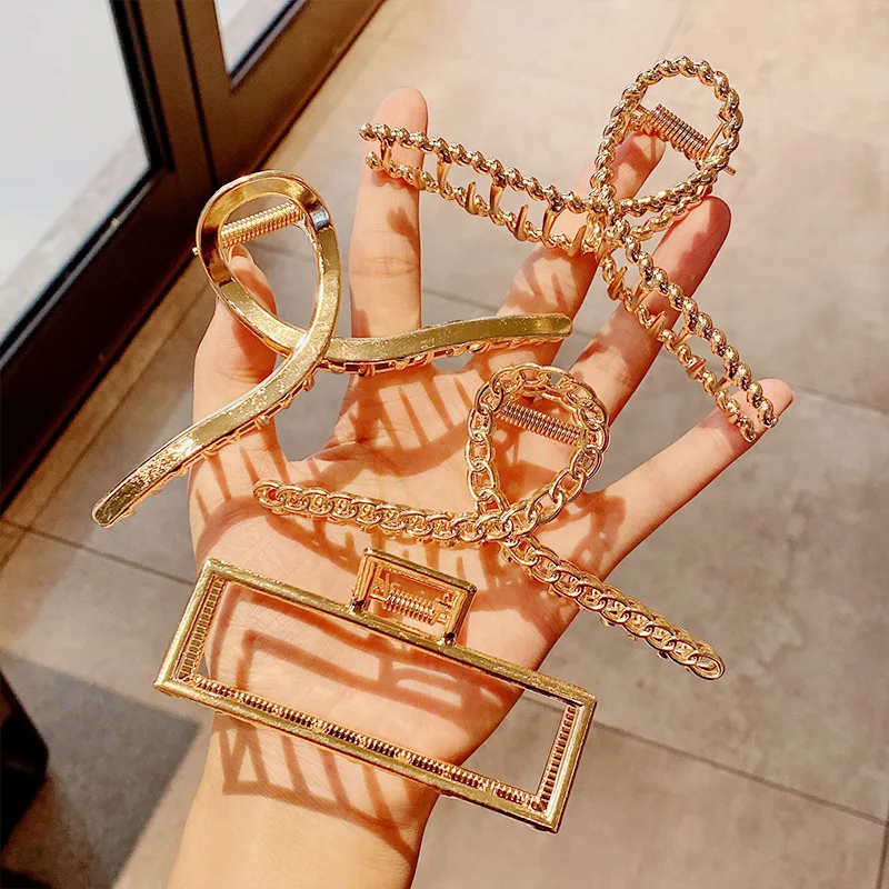 Ruoshui Woman Metal Hair Claws Hair Accessories Chic Barrettes Hairclips Hairpins Ladies Hairgrip Headwear Girls Ornaments Crab