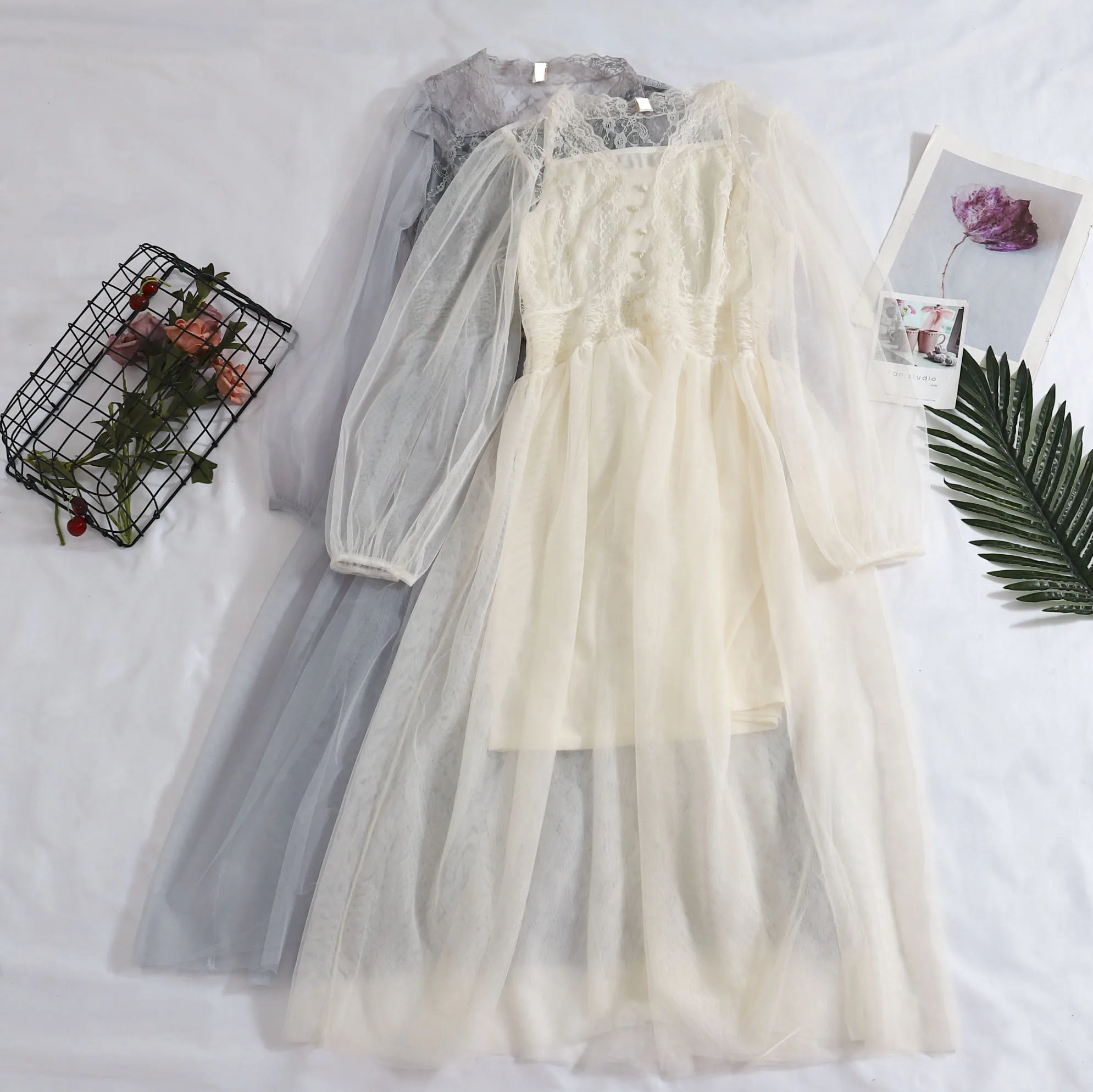 

Women Summer V-neck Pleated Lace Flower Mesh Gauze Ruffles Dress Vintage Elastic Slim High Waist Pullover Tulle Party Midi Dress