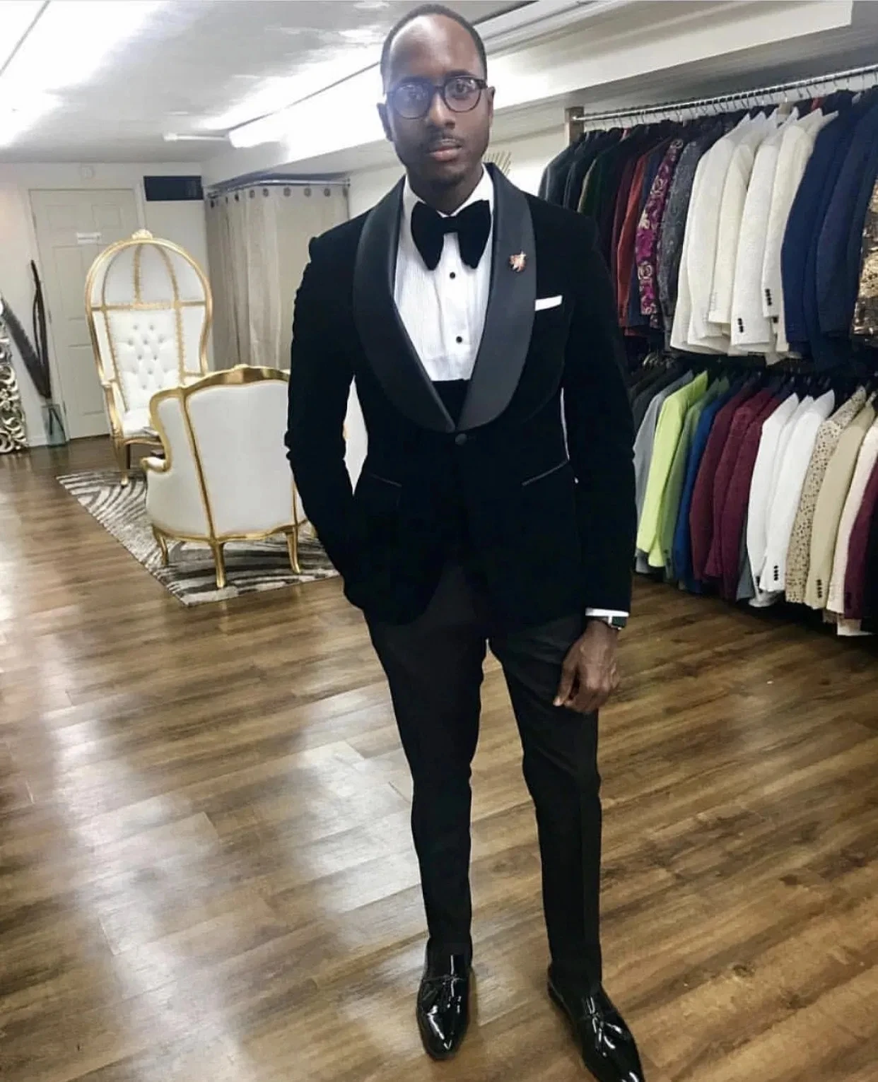 

JELTONEWIN High Quality Men Suits Black Velvet Groom Wedding Tuxedos Shawl Lapel Formal Party Male Blazer 3 Pieces Costume Homme