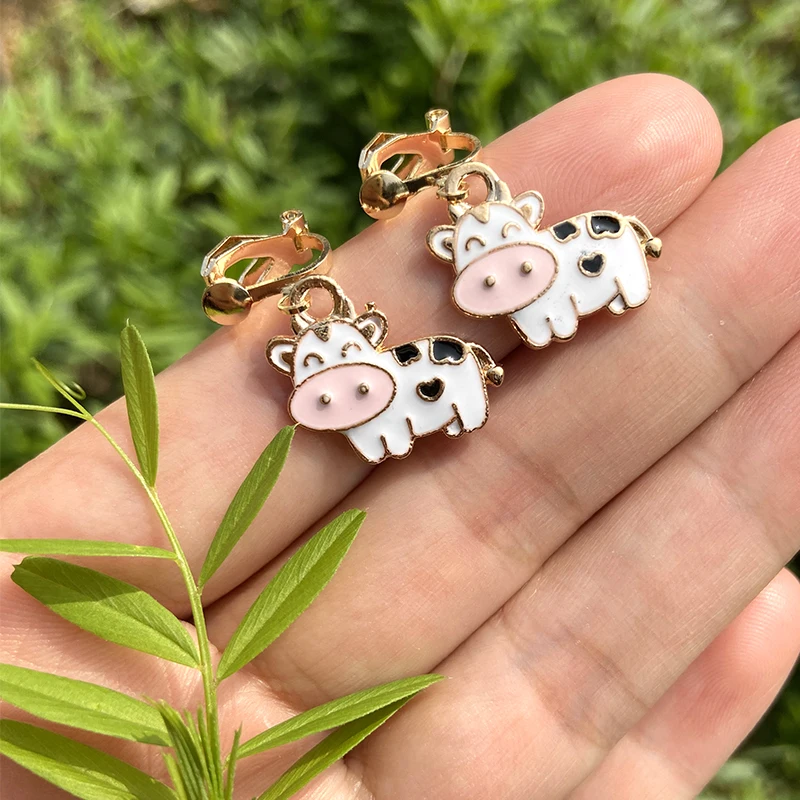 Cartoon cow Clip On Earrings No Hole Ear Clips Lovely Earring Without Piercing Minimalist Jewelry CE515M | Украшения и аксессуары