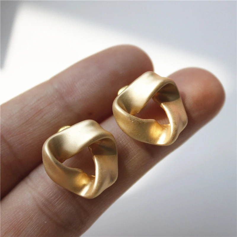 Korean Matt Gold Color Irregular Triangle No Hole Earrings Retro Elegant Simple Small Triangle Clip Earrings No Piercing 2020