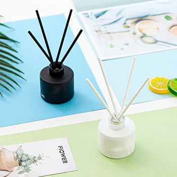 

Fire-free aromatherapy essential oil set 100 cylindrical black and white set car perfume hotel incense household perfume
