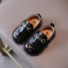 Zapatos de piel sintética para niños pequeños, calzado de moda infantil de cabeza redonda, zapatos informales antideslizantes de fondo suave, color negro y Beige