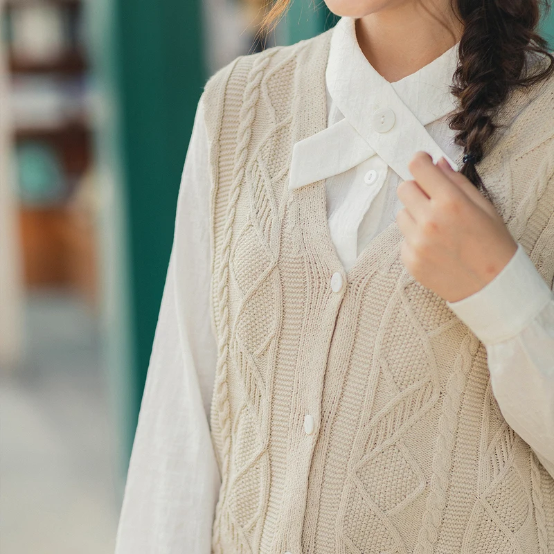 Online INMAN 2020 Frühling Literarischen Kunst Stil Einreiher dimensional jacquard design Kurze Länge Frauen Ärmellose Pullover Strickjacke