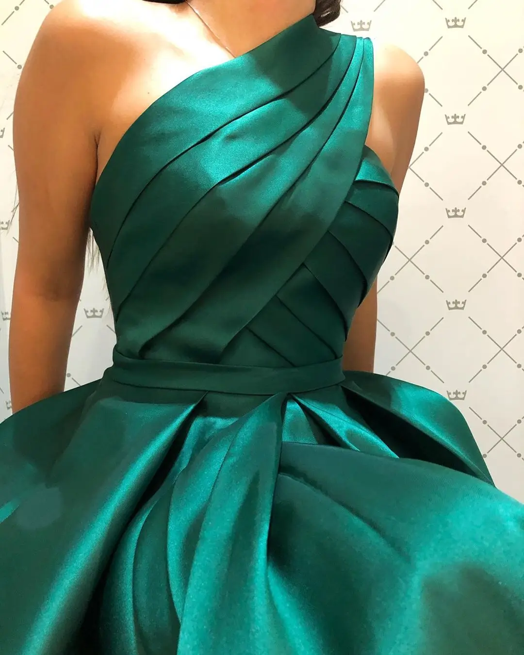 formal gowns HONGFUYU Green A-Line Floor Length Long Formal Evening Dresses vestidos de fiesta Satin One Shoulder Pleated Party Prom Gowns sexy ball gowns