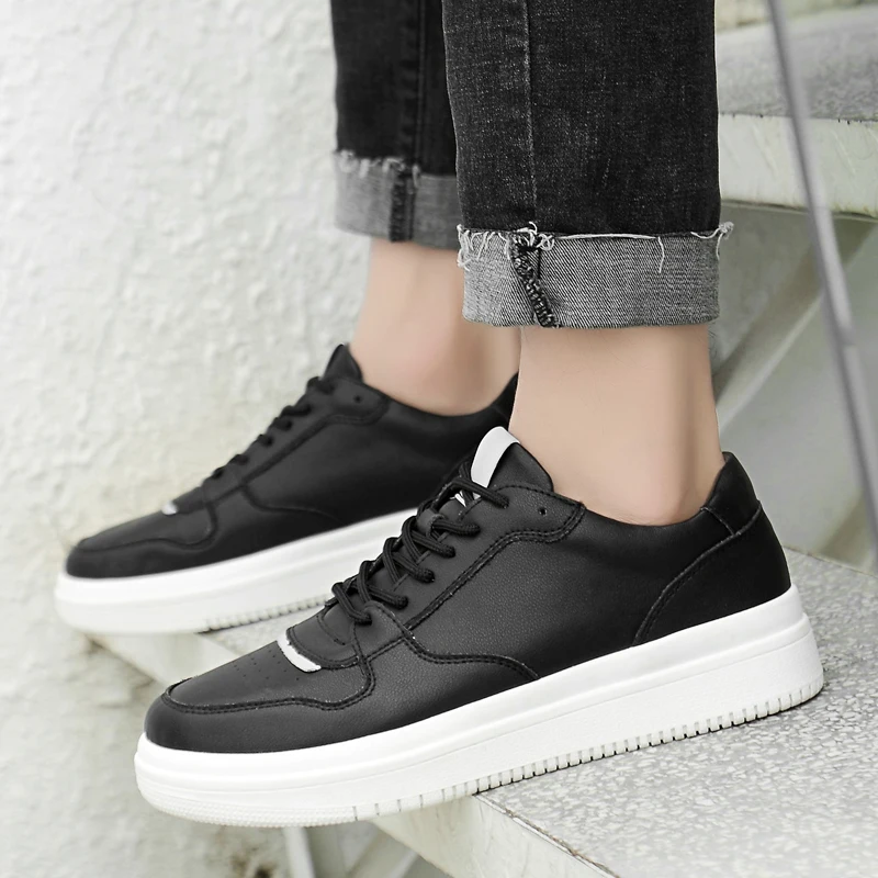 

Men Sneakers New Fashion High Quality Soft Casual Shoes outdoor lace up Men Comfortable Breathable Genuine Leather Shoes men