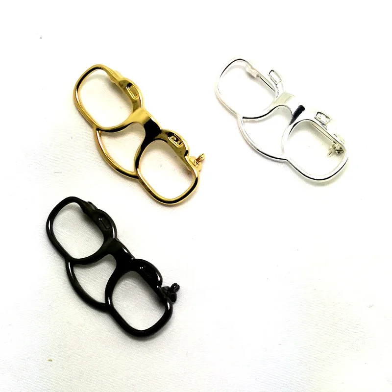 charm sunglasses holder pin brooch