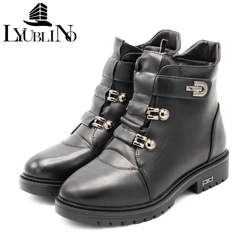 

Women Non-slip Snow Boots Metal Decoration Leather Boots Female Fur Plush Insole Zipper Ankle Boots Female Winter Warm Shoes