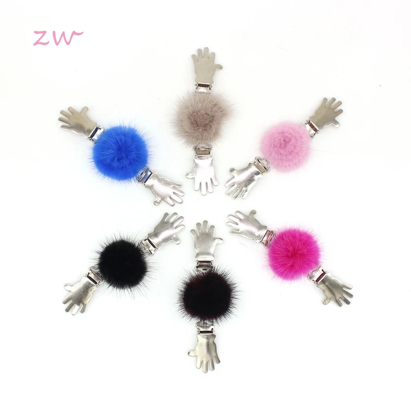 

Durable Metal Buckle Sweater Shawl Shirt Clips Cardigan Collar Decor Novelty Hand-Shaped Metal Clip Holders with Fluffy Ball