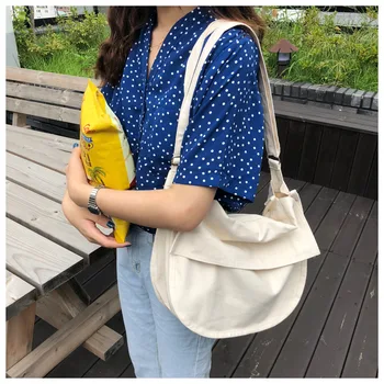 

2020 new women's bag flip canvas bag three-color single shoulder messenger shoulder strap adjustable large capacity simple bag