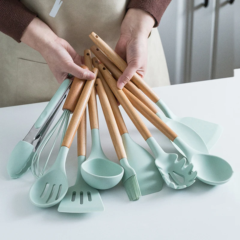 Acquista 10 pezzi utensili da cucina in silicone pentole antiaderenti  spatola pala accessori da cucina utensili da cucina set mestolo fruste per  le uova