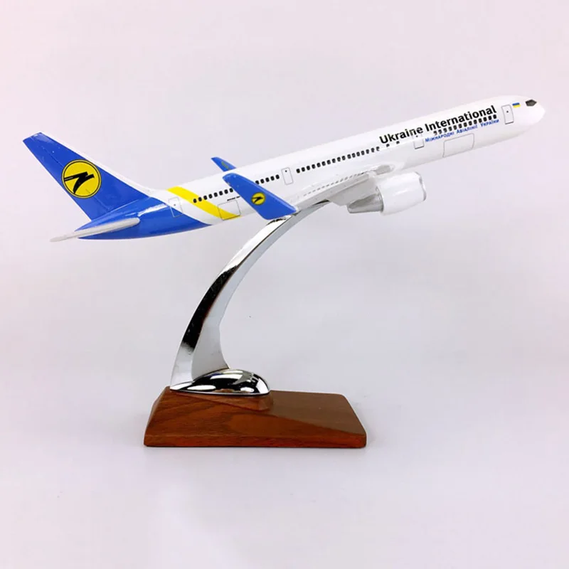 

1:183 Boeing B767-300 model Aircraft Ukrain International airplane W base resin plane collectible Alloy diecast toy collection