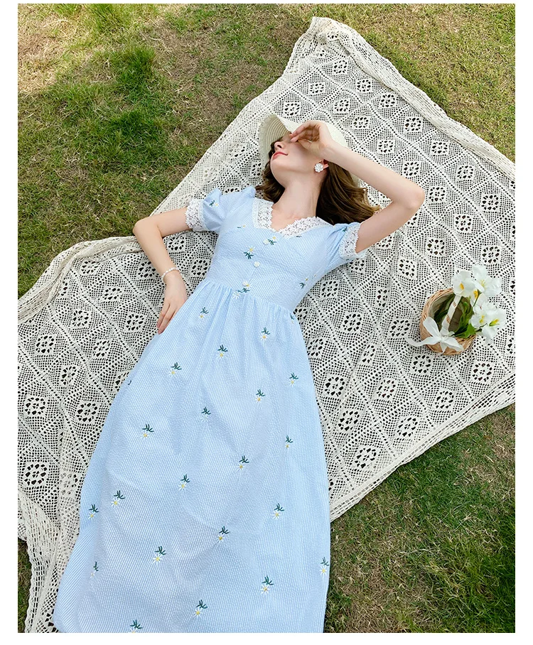 2020 Summer Women Dress Korean Sweet Lace V-Neck Striped Midi Dress Fresh Cute Daisy Flower Embroidery Blue Everyday Long Dress