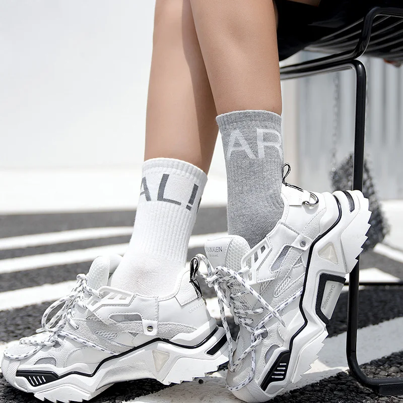 

Cotton Korean men and women couple socks new AB socks letter personality Europe and the United States street sports tide socks