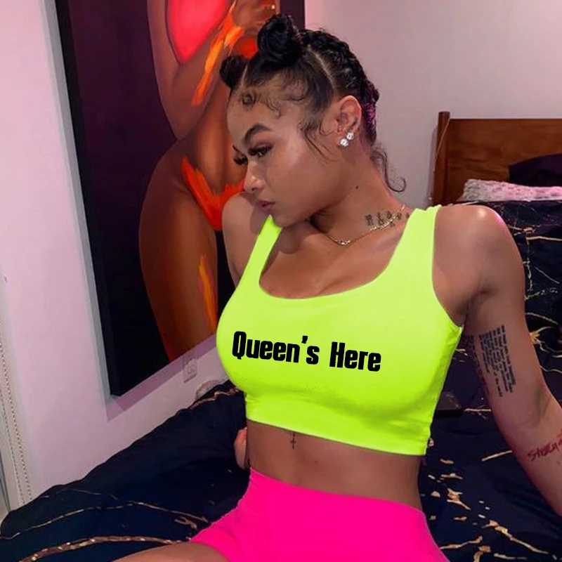 主图_T_neck_carta_impress_o_fluorescente_tank_top_feminino_sexy_magro_curto_par_grafo_streetwear_menin (5)