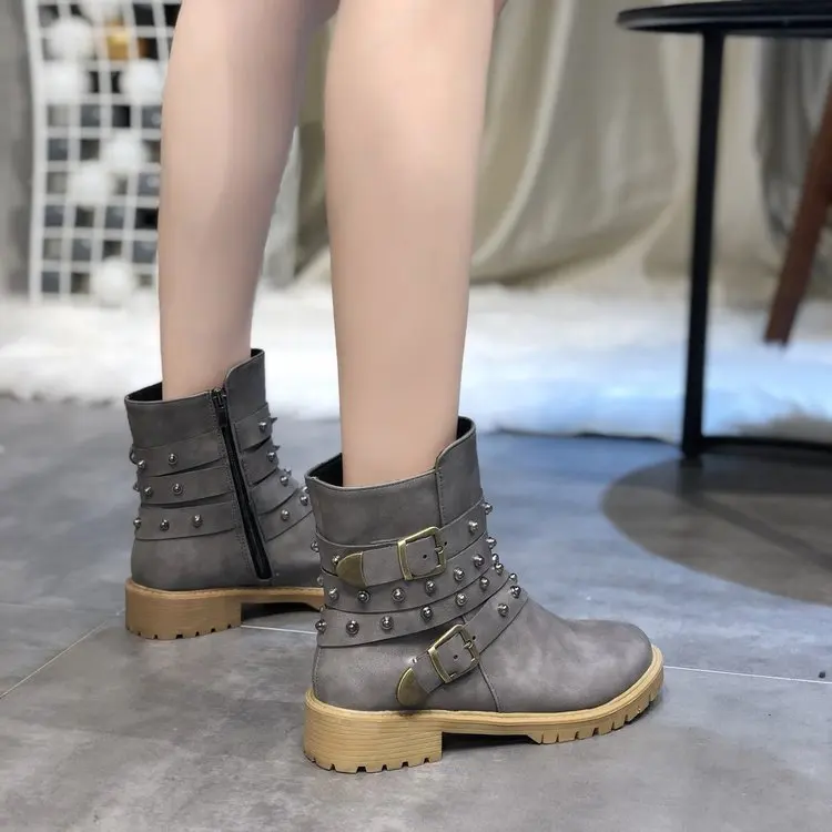 

2019 New Style Solid Color Large Size Rivet Twill Square Heel-Toe Women's Casual Short Boots