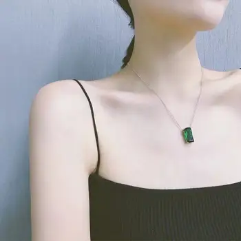 

Retro Vintage Royal Palace Style Creative Emerald Brass Gold-plated Square Pendant Necklace For Girls Ladies