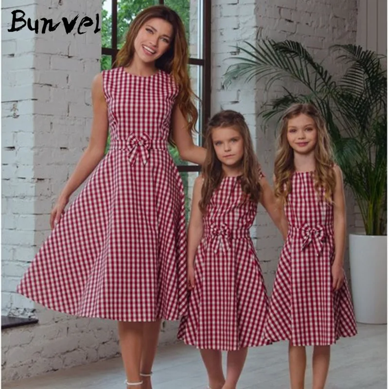 Bunvel Vestidos; одежда «Мама и я» с бантом для маленьких девочек; одинаковые комплекты для семьи; сезон весна-лето; платья без рукавов для мамы и дочки
