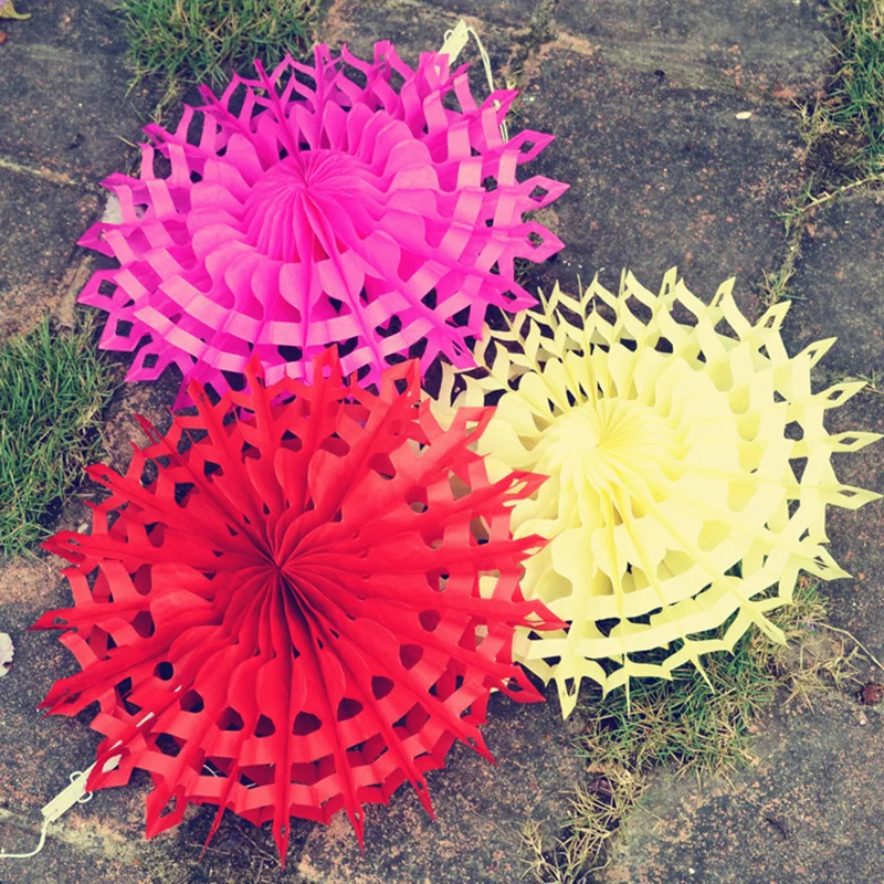 

Tissue Snowflake Paper Fan Cut-out Paper Fan Pinwheels Hanging Flower Paper Crafts Party Wedding Home Baby Shower Decorations