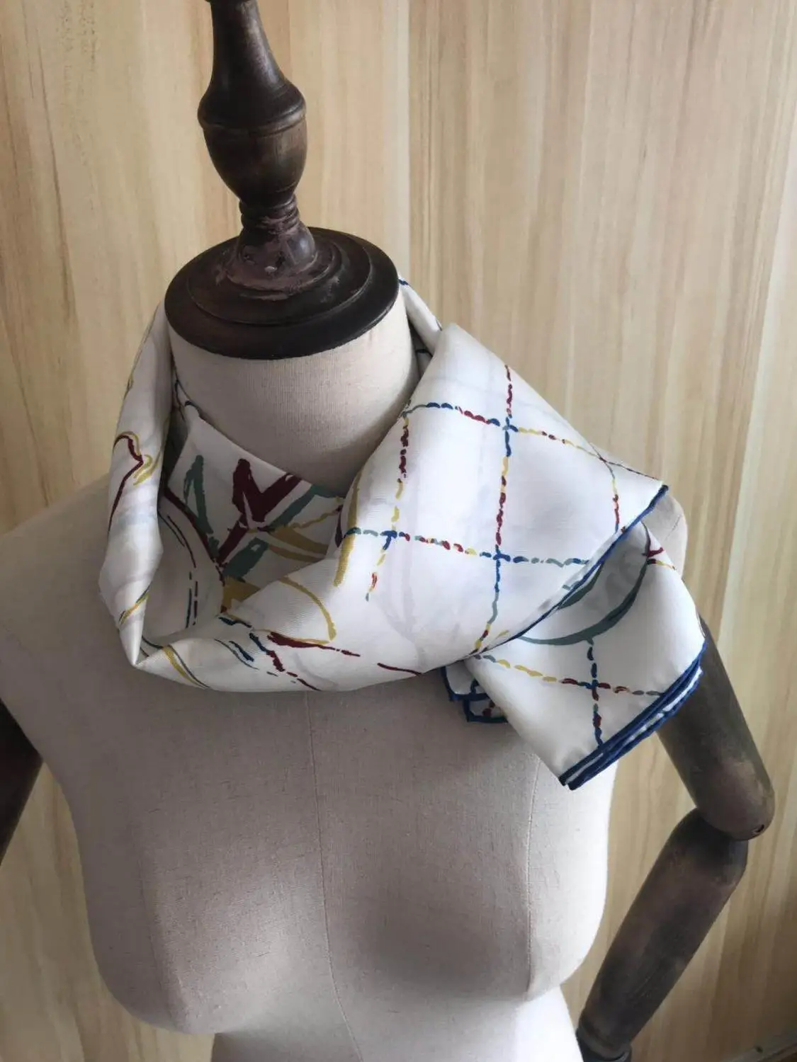 

2020 new arrival autumn winter classic flower 100% silk scarf 90*90 cm square shawl twill wrap for women lady free shipping