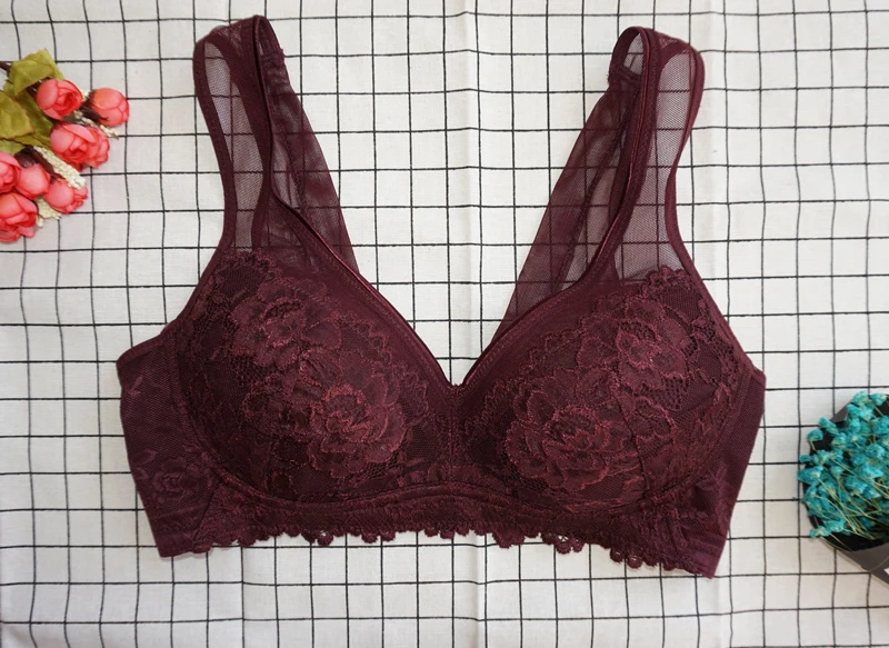 Comfortable Sexy Bras Show Charm Sexy Push Up Bra Exquisite Wire Free Women Lingerie Breathable Lace Bra Full