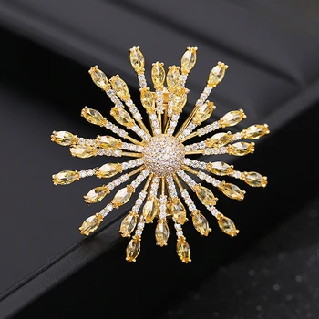 

Gorgeous Yellow Pink Zirconia Snowflake Brooches Pins Winter Wedding Bouquet Crystal Pin Dress Brooch Jewelry Women Broach Gift