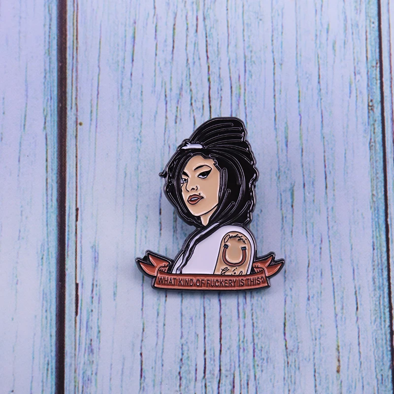 Лацкан Badass Amy Winehouse булавка душевный голос знаменитости музыка легенды искусство