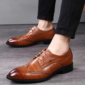 

PU Leather Men's Shoes Hollow Lace Up Classic Brogue Shoes Men Sewing Shallow Wedges Wear-resistant Driving Shoe Man