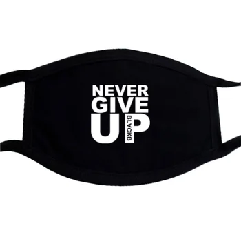 

Aarde voor hulp Hip Hop Cartoon Winter Winddicht Warm Cosplay Maskers Winter Warm Maskers Mond dempen Zwart Casual mondmasker