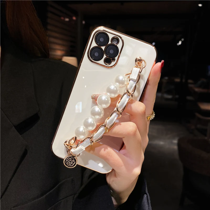 Luxury Plating Pearl Bracelet Phone Chain Soft Case for iPhone 15