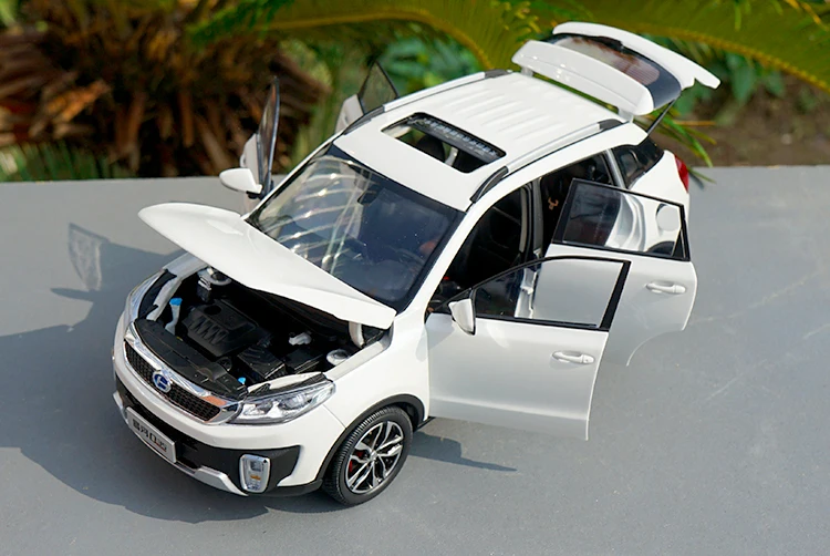 Заводской 1:18 Масштаб BAW Changhe Q35 SUV литая модель автомобиля с небольшим подарком