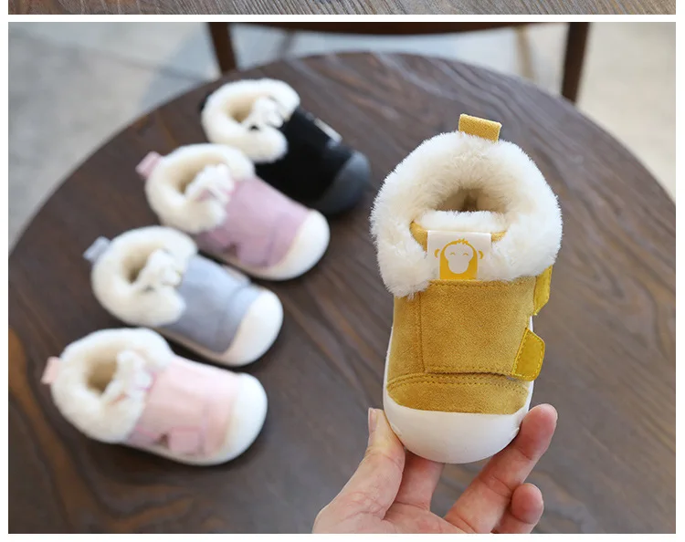 Обувь для новорожденных мальчиков и девочек; зимняя бархатная теплая обувь с мягкой нескользящей подошвой для малышей; кроссовки для малышей; Bebe; ботинки для младенцев