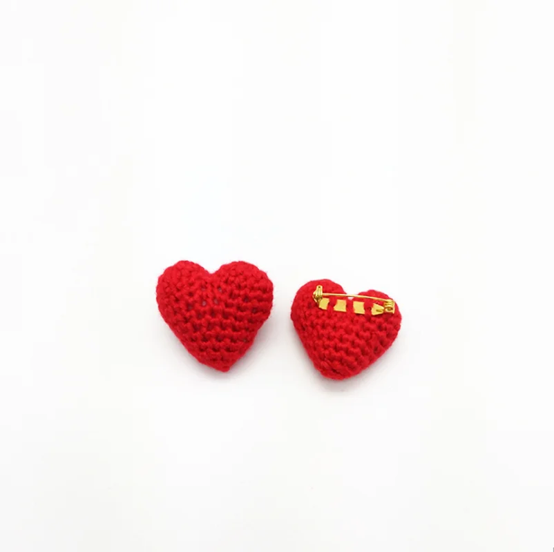 

A couple Heart shape Brooch key chain bag accessorie Hand-Woven Art Home Decoration Creative Woolen handicraft toy souvenir gift