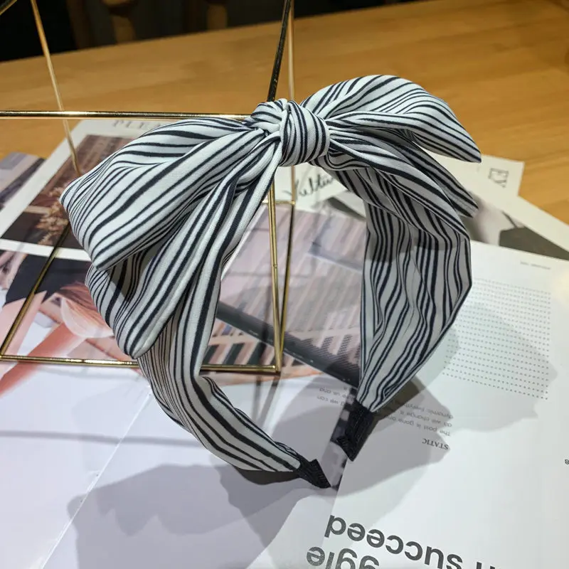 11274610688_1956788053