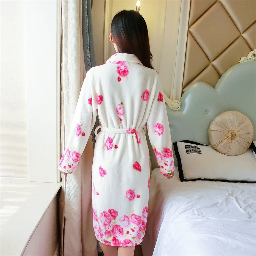 Женское платье-кимоно средней длины, теплый халат в цветочек с v-образным вырезом, коралловый флис, зимний пеньюар с длинными рукавами, ночное белье, сексуальная Домашняя одежда с поясом