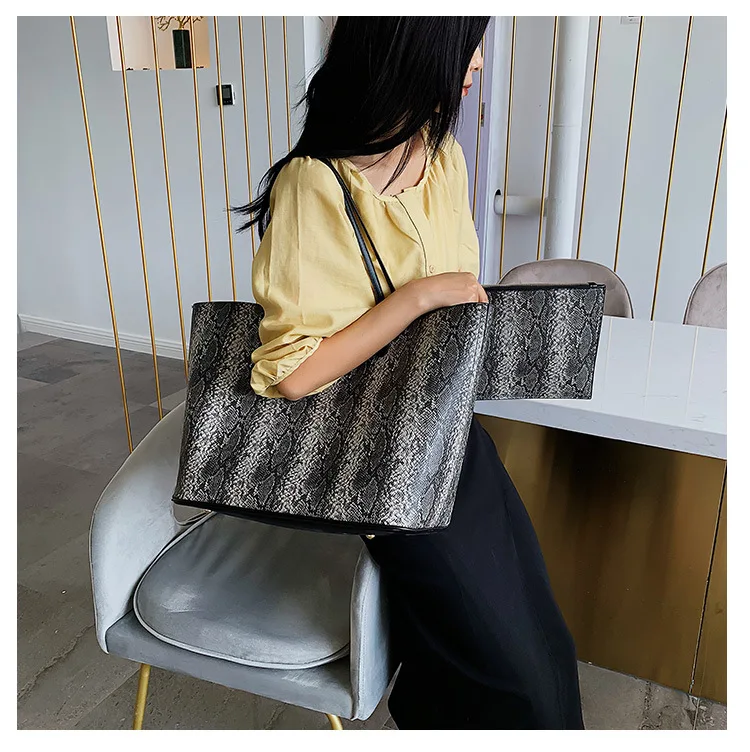 Women Snake Pattern Large Capacity Shoulder Bag Design Serpentine Print Vintage Big Tote Bag Handbag and Purse Shopping Bag sac