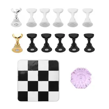 

Nails Accessoires Chess Board Magnetic Nail Art Display Stand Holder Nail Tips Practice Train Stand Crystal Base Nail Tools