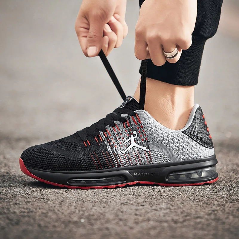 

New Style Outdoor Sneakers Fly-kit Mesh Light Air Cushion Sports Casual Running Shoes Four Seasons MEN'S SHOES