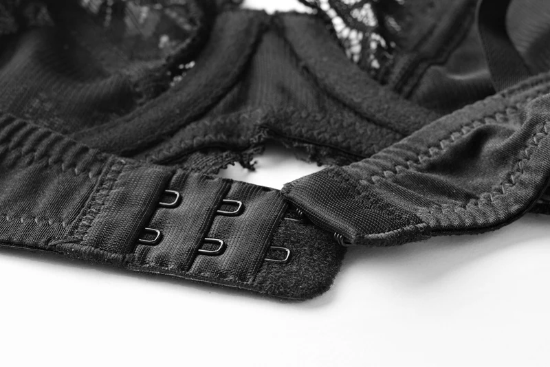 6715401880_644976849