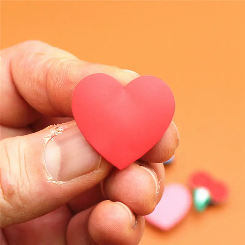 Single Sale 1pcs Shoe Charms Cartoon Heart-shaped Garden Shoe Accessories Buckle Decorations Fit Croc Wristband JIBZ Kids X-mas