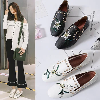 

Designer Espadrilles Shoes Woman Rivets Loafers Embroider Flat Shoes Crystal Rhinestone Mules Brand Design Espadrilles Moccasins