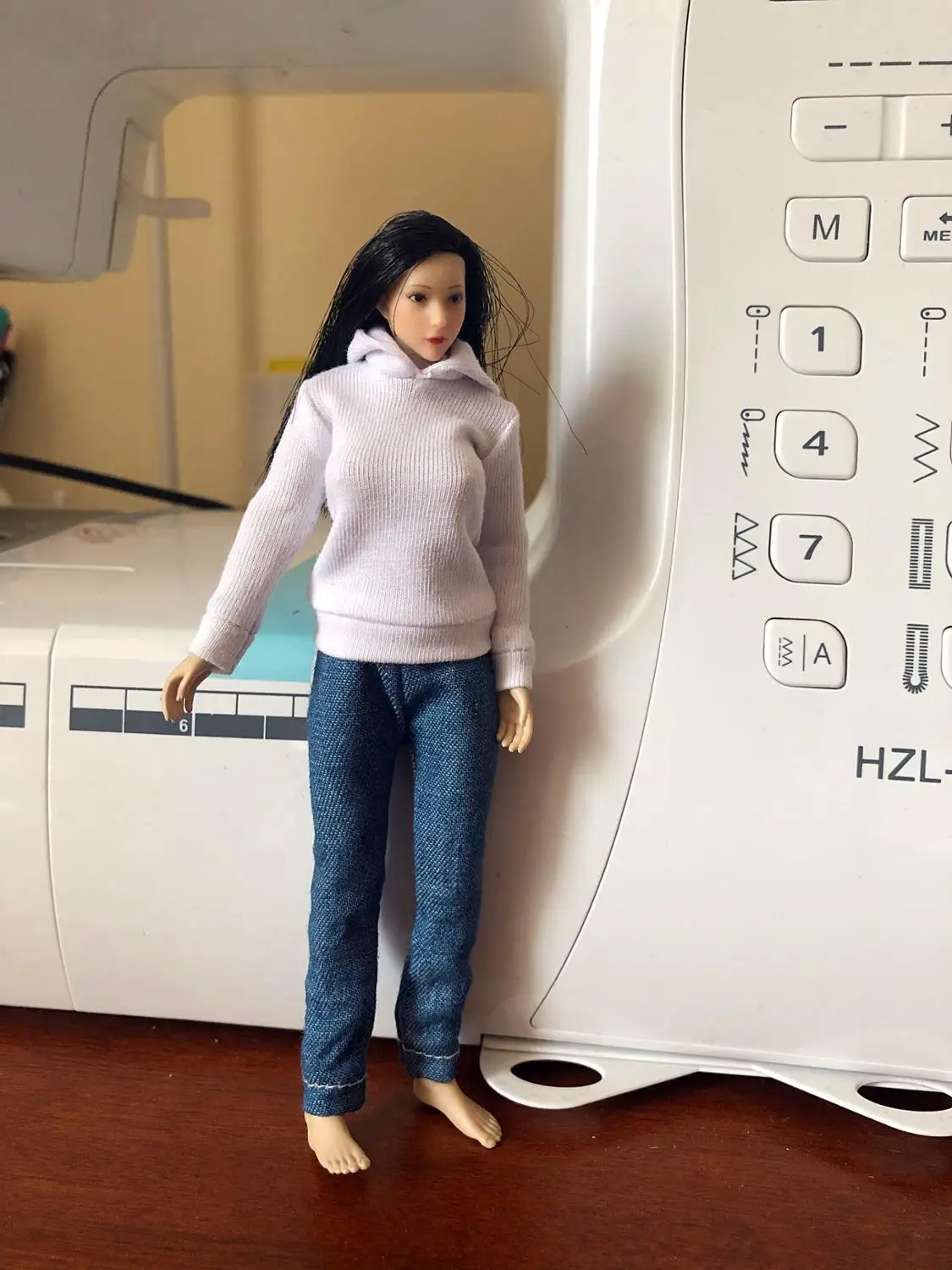 

1/12 Female Soldier Clothes Accessories Hoodie Sweater Jeans for 6 inch Movable Encapsulated Female Body Collectible